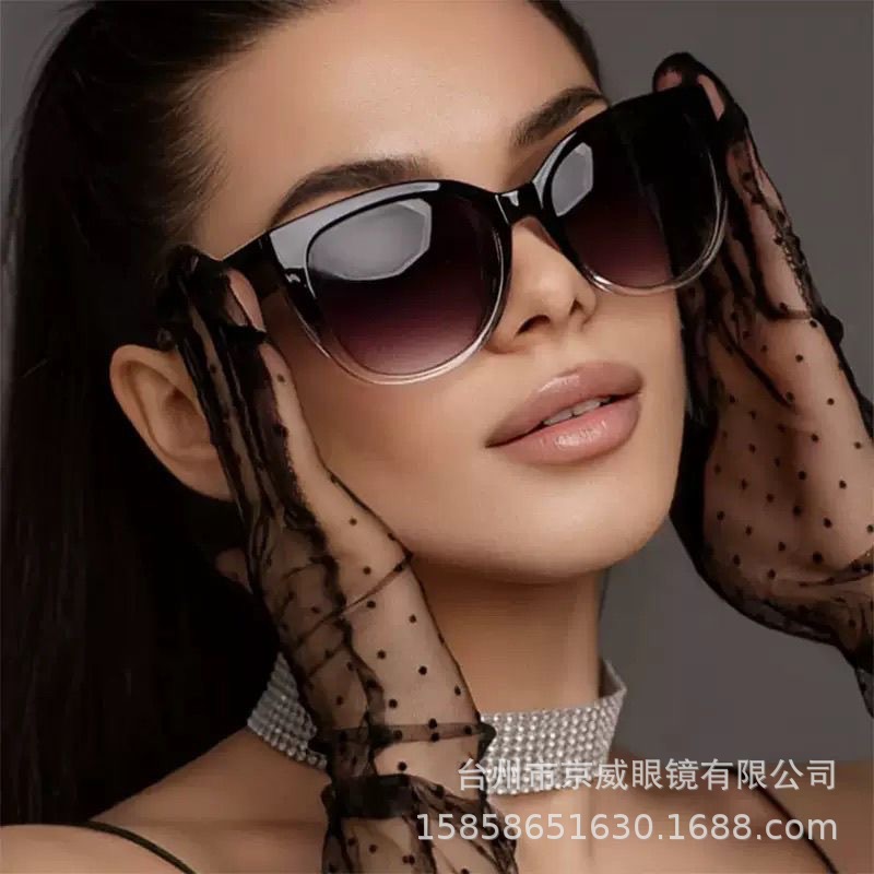 Jingwei Cat's Eye Simple Sungl - Street Fashion Photoshoot ulasan dan harga
