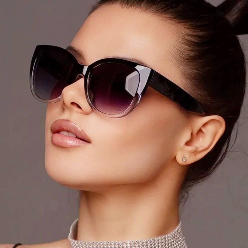 Jingwei Cat's Eye Simple Sungl - Street Fashion Photoshoot ulasan dan harga
