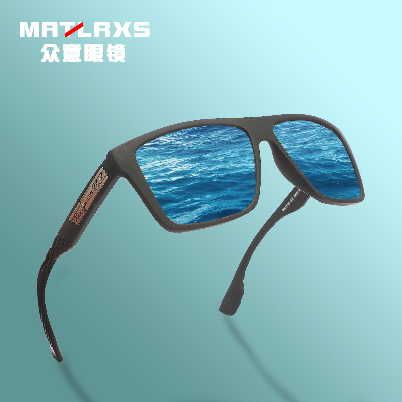 Sunglasses Square Sunglasses I - Street Fashion Photoshoot ulasan dan harga