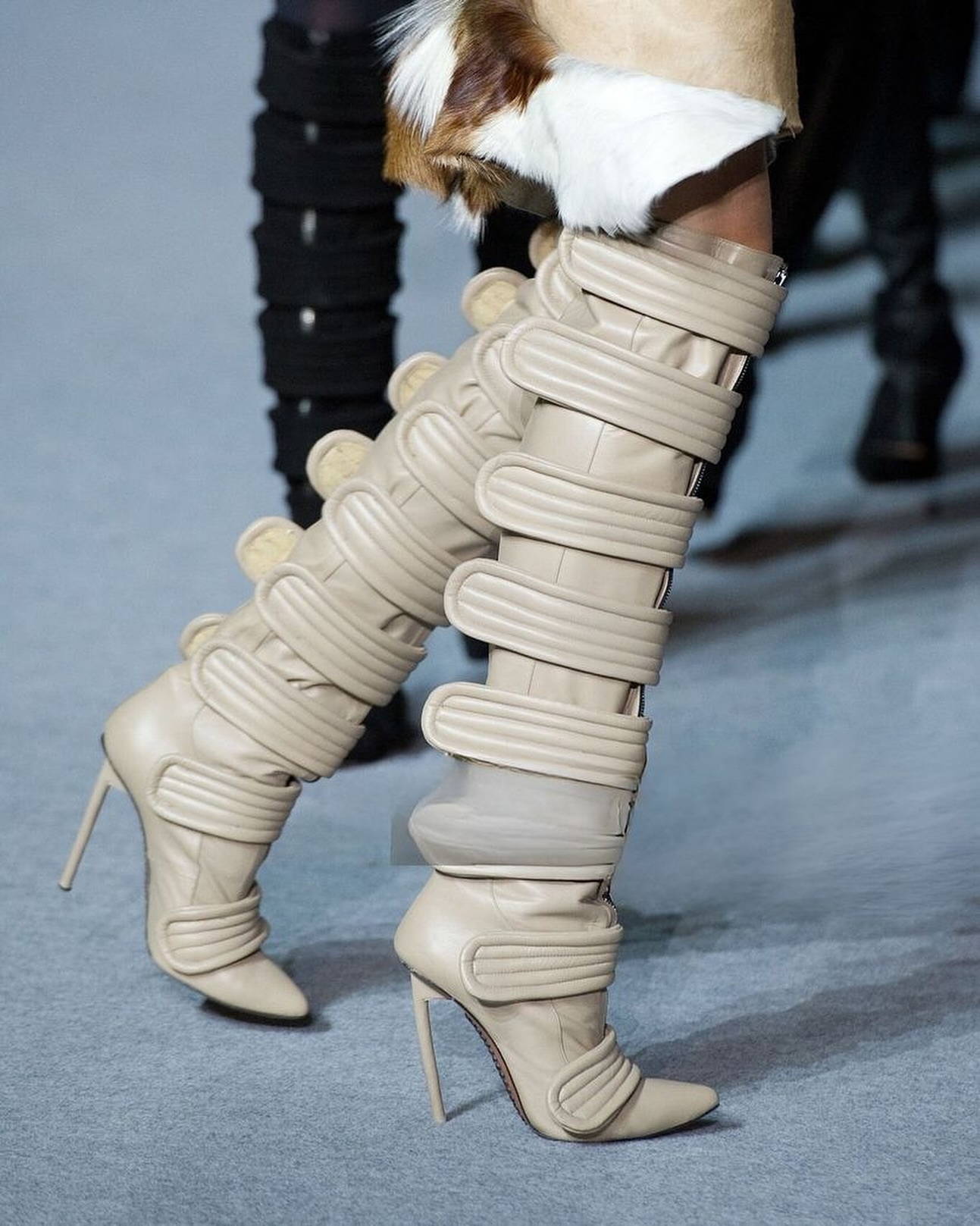 2026 Pointed Toe Knee-high Boo - Street Fashion Rome 2026 ulasan dan harga