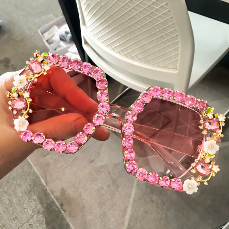 Large Frame Sunglasses Women's - Street Fashion Photoshoot ulasan dan harga