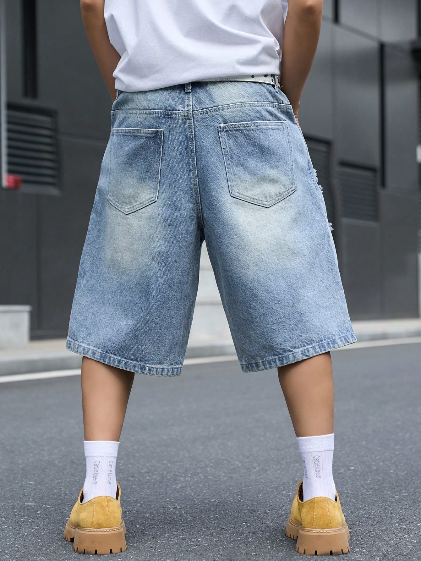 Men's Loose Fit Denim Bermuda  - Street Fashion Jeans Men ulasan dan harga